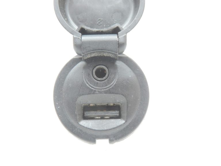 Oriģinālā Peugeot 508 I (8D) AUX un USB savienojuma ligzda 6574JV, 96645227ZD