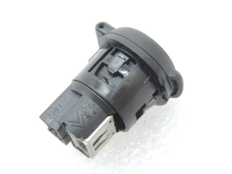 Oriģinālā Peugeot 508 I (8D) AUX un USB savienojuma ligzda 6574JV, 96645227ZD