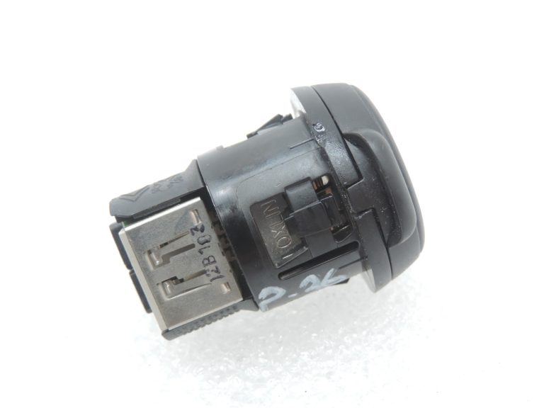 Oriģinālā Peugeot 508 I (8D) AUX un USB savienojuma ligzda 6574JV, 96645227ZD