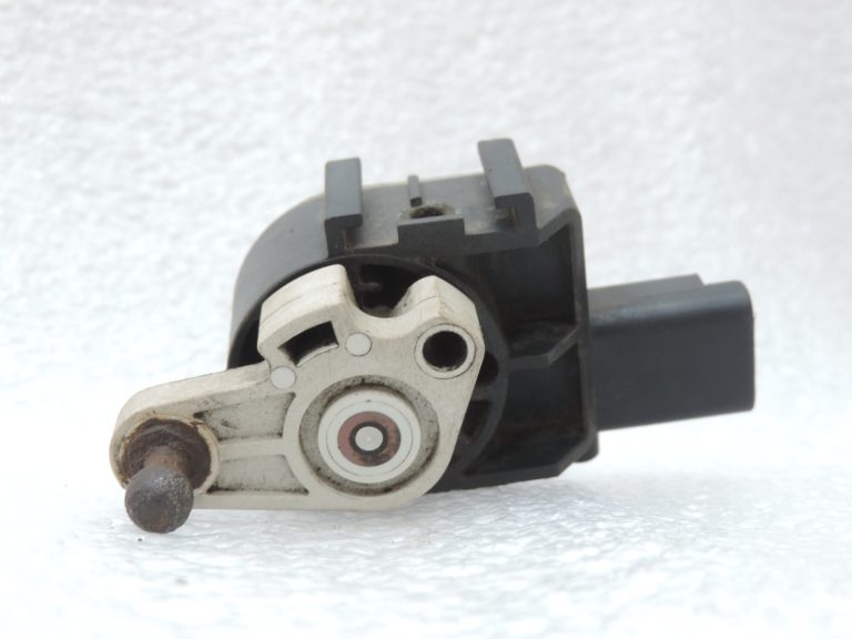 Oriģinālais Peugeot 508 I Citroen C5 III aizmugurējais līmeņa sensors 5273J9, 9663696880