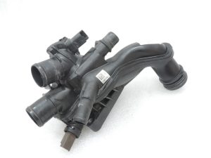 Oriģinālais Peugeot 508 I (8D) 1.6 THP termostata korpuss 9808647280, 98 086 472 80