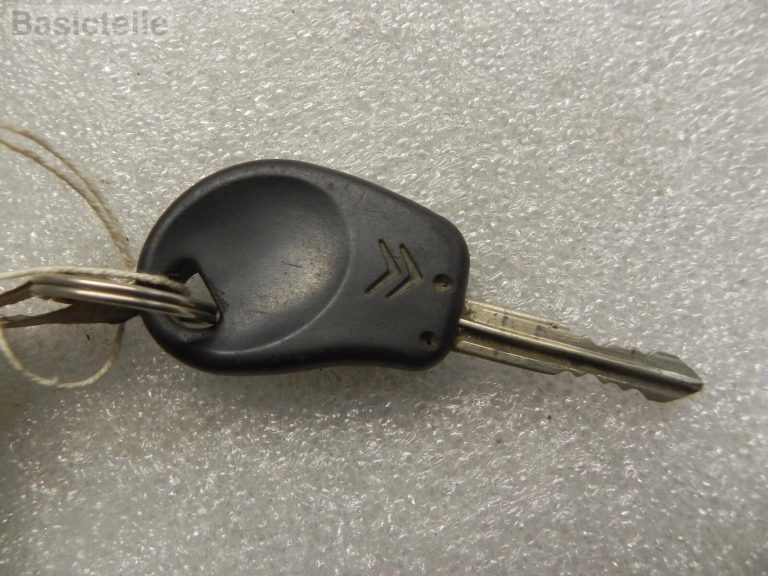 Citroen Berlingo Peugeot Partner Aizdedzes slēdzene Bloķēšanas cilindrs ar atslēgu
