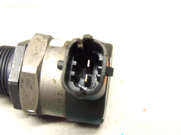 Oriģinālais BOSCH spiediena kontroles vārsts 2.0 dCi Renault Nissan Opel 0281002800