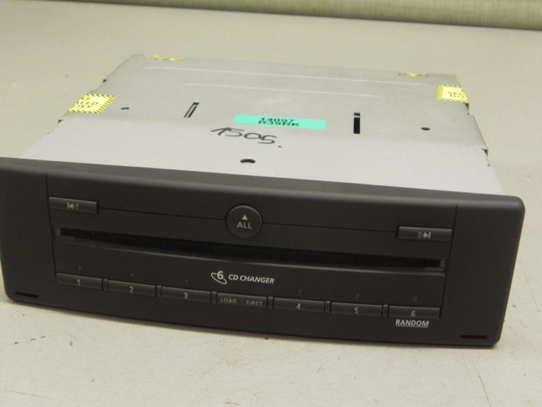 Renault Laguna 2 II Facelift Changer 6 nodalījumi 8200290680 6CD CD Changer Random