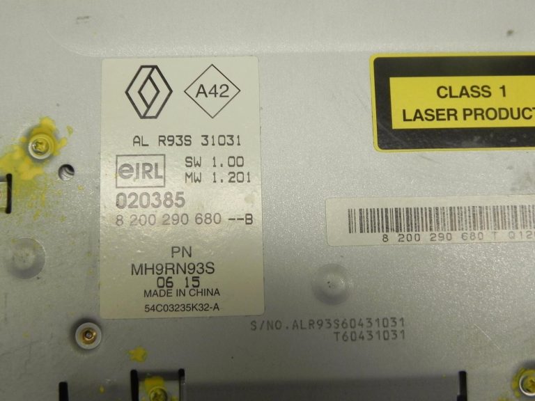 Renault Laguna 2 II Facelift Changer 6 nodalījumi 8200290680 6CD CD Changer Random