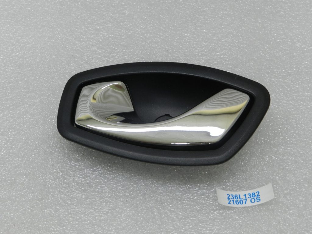 Renault Grand Scenic III Priekšējo aizmugurējo kreiso durvju rokturis iekšpusē 826730001R