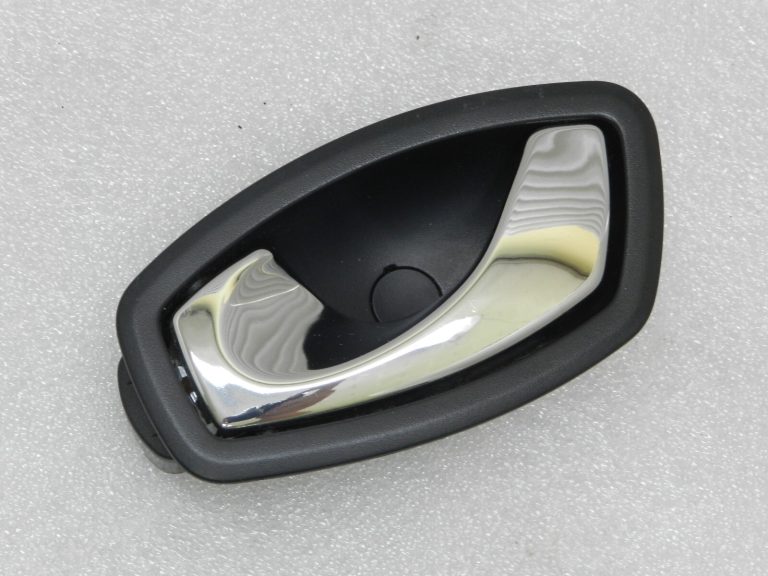 Renault Grand Scenic III Priekšējo aizmugurējo kreiso durvju rokturis iekšpusē 826730001R