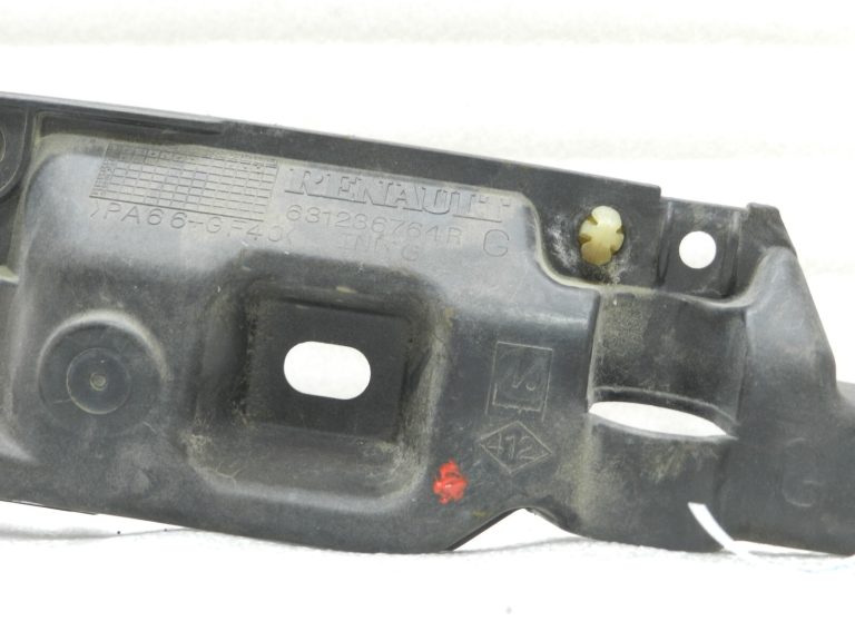 Renault Grand Scenic III Priekšējā kreisā dubļusarga nesēja kronšteins 631236764R