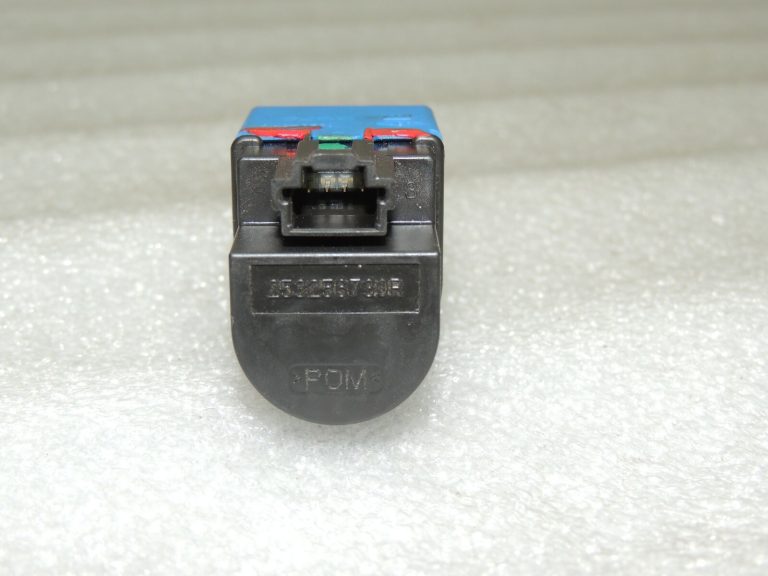 Renault Trafic III Opel VivaroB Oriģinālais sajūga iedarbināšanas slēdzis 253256730R