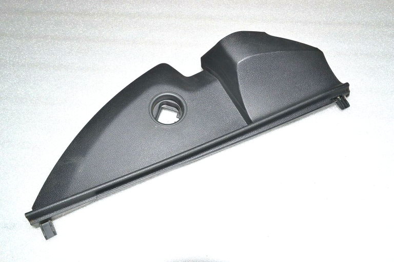 Renault Trafic III instrumentu paneļa pārsegs labajā pusē, oriģināls 689203790R