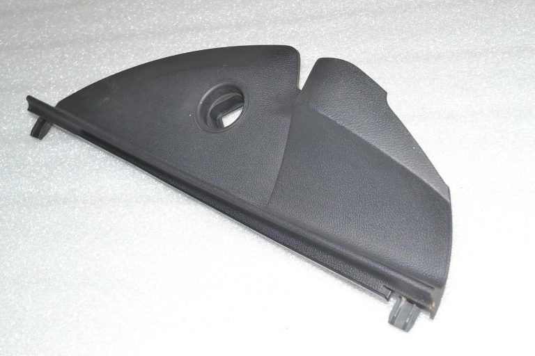 Renault Trafic III instrumentu paneļa pārsegs labajā pusē, oriģināls 689203790R