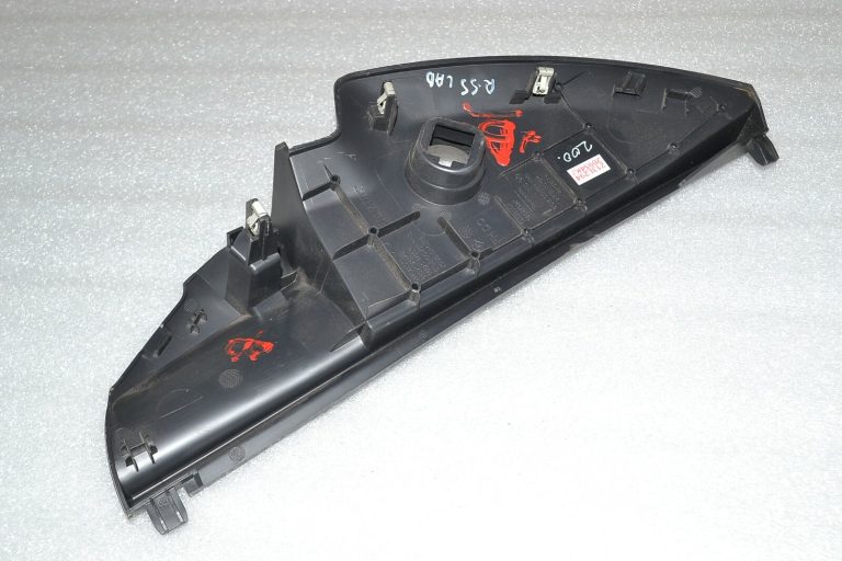 Renault Trafic III instrumentu paneļa pārsegs labajā pusē, oriģināls 689203790R