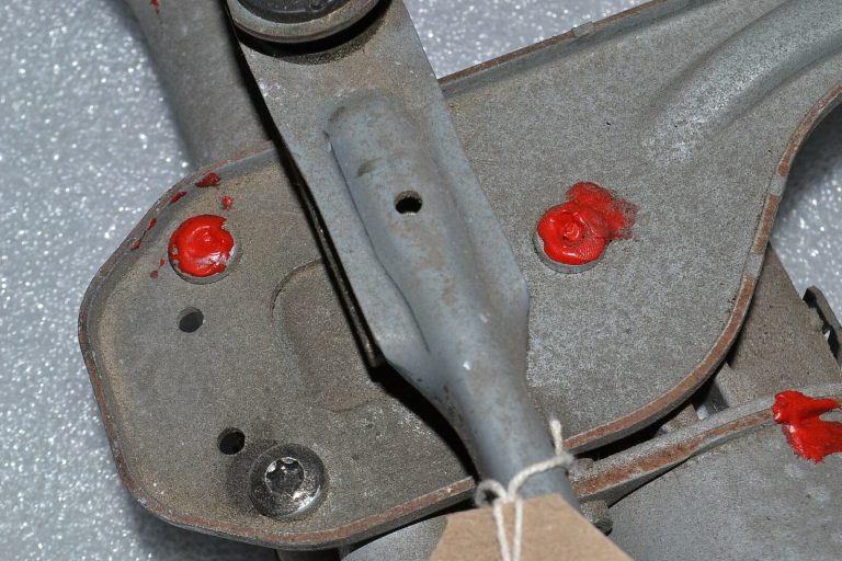 Renault Trafic III Vivaro B Stikla tīrītāju savienojums Stikla tīrītāju motors 288004907R 0390243508