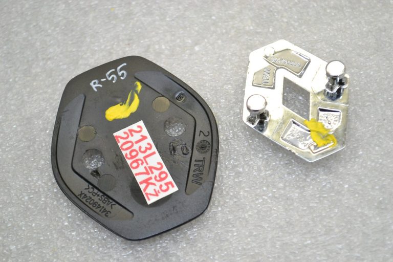 Renault Trafic III oriģinālais stūres rata gaisa spilvena centra logo 34079423A 34149024X
