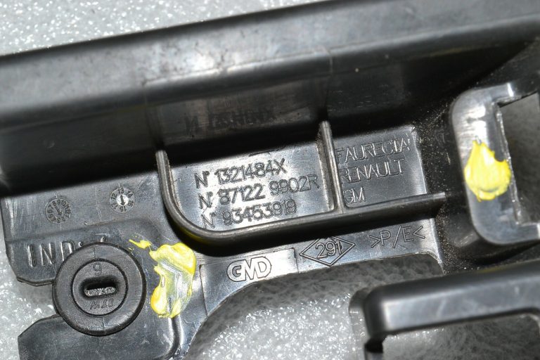 Renault Trafic III sēdekļu pārvalks Stiprinājuma paneļi 871229902R 93453919