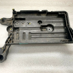 Skoda Superb III B8 3V akumulatora turētājs akumulatora konsole 5Q0915331K