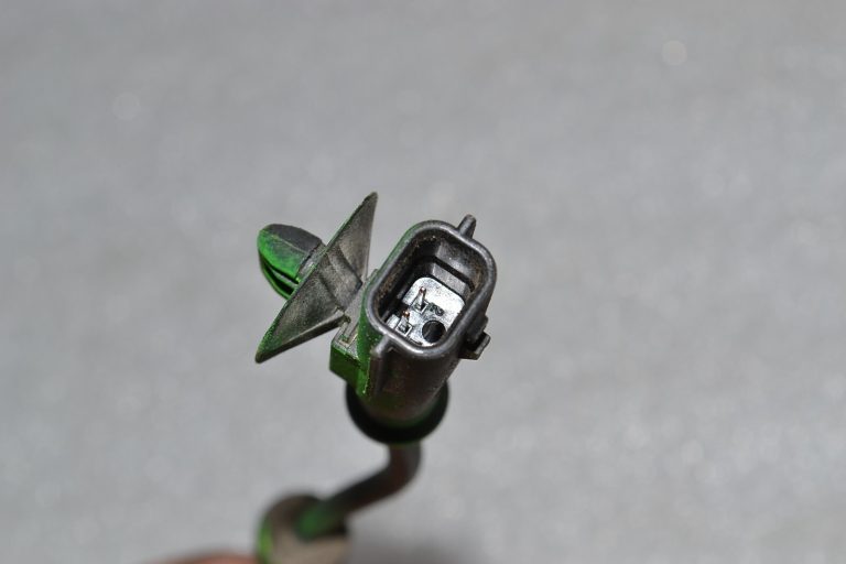 Renault Trafic III Opel Vivaro B aizmugurējais ABS sensors Oriģinālais 479004618R 93868516