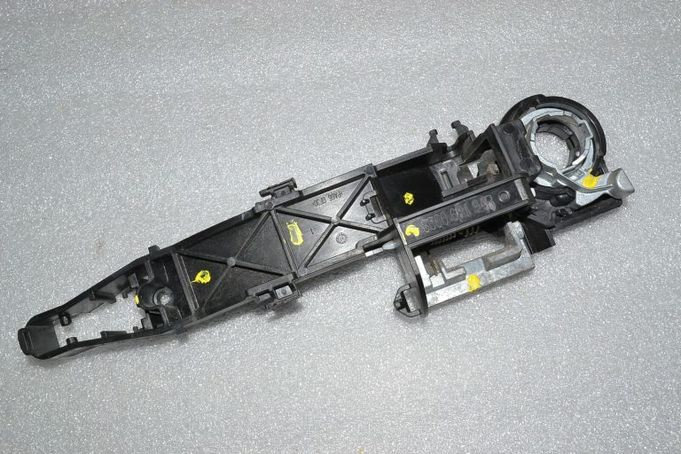 Renault Trafic III Ārējais durvju rokturis priekšējais labais 806068194R 806067794R