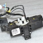 Renault Trafic III slīdēšanas gredzena stūres slēdzenes kronšteins 255679704R 8201168027