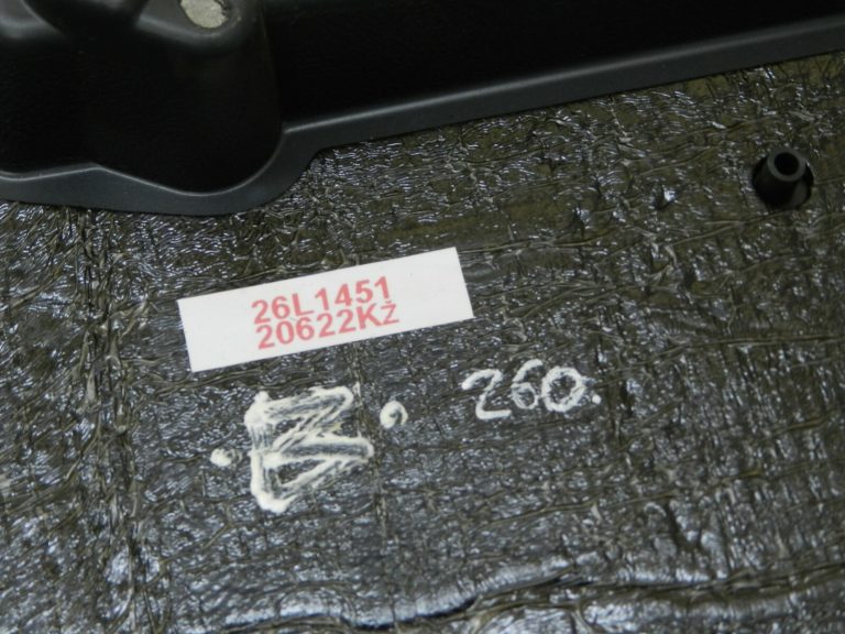Renault Trafic III Opel Vivaro B AdBlue moduļa vāks 479348727R 93450114