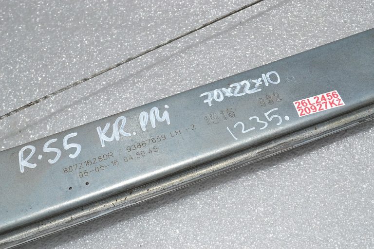 Renault Trafic III Vivaro B Oriģinālais logu regulators ar motoru 807216280R 93867659