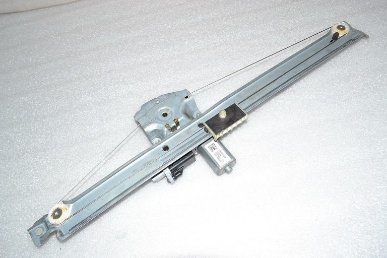 Renault Trafic III Vivaro B Oriģinālais logu regulators ar motoru 807216280R 93867659