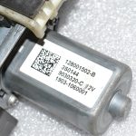 Renault Trafic III Vivaro B Oriģinālais logu regulators ar motoru 807216280R 93867659