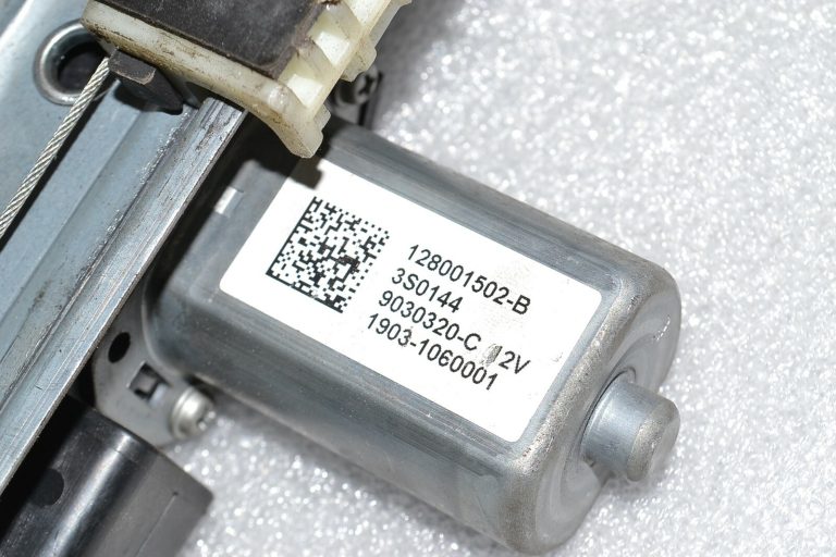 Renault Trafic III Vivaro B Oriģinālais logu regulators ar motoru 807216280R 93867659