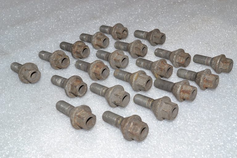 20x Renault Trafic III Opel Vivaro B oriģinālo riteņu skrūvju komplekts 7703003006