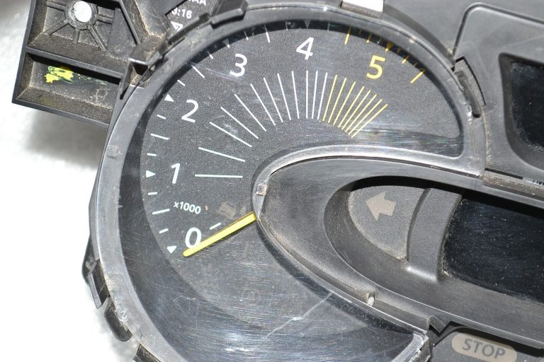 Renault Trafic III dīzeļdegvielas instrumentu kopa spidometrs 248102239R 248106465R 248105825R 248105825R