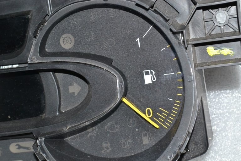 Renault Trafic III dīzeļdegvielas instrumentu kopa spidometrs 248102239R 248106465R 248105825R 248105825R