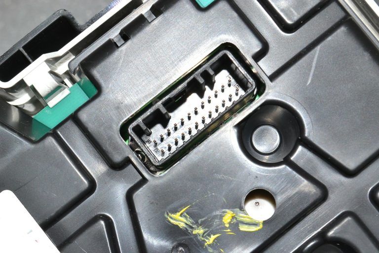 Renault Trafic III dīzeļdegvielas instrumentu kopa spidometrs 248102239R 248106465R 248105825R 248105825R