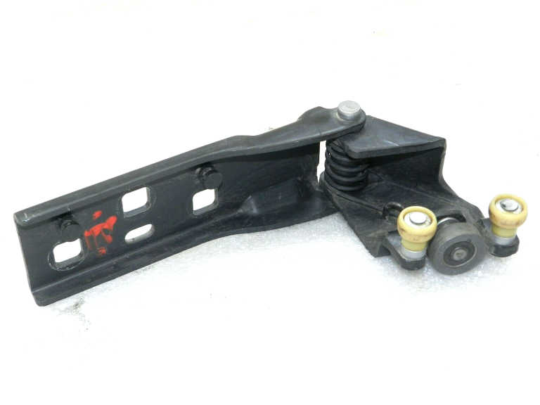 Renault Trafic III Vivaro B Rullīšu vadotne bīdāmajām durvīm pa labi 777647086R 93451865