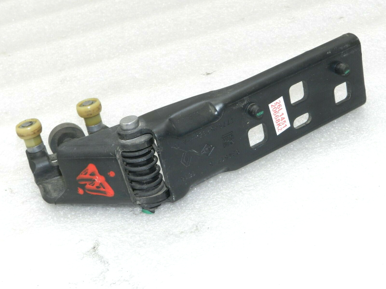 Renault Trafic III Vivaro B Rullīšu vadotne bīdāmajām durvīm pa labi 777647086R 93451865