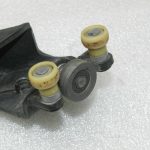 Renault Trafic III Vivaro B Rullīšu vadotne bīdāmajām durvīm pa labi 777647086R 93451865