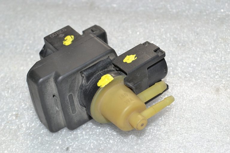 Renault Trafic II Opel Vivaro A dīzeļdegvielas solenoīda vārsts vakuuma vārsts 8200486264