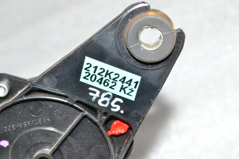 Renault Trafic II Vivaro A kombi Aizmugurējā stikla tīrītāja motors 7700311590 Valeo OE
