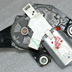 Renault Trafic II Vivaro A kombi Aizmugurējā stikla tīrītāja motors 7700311590 Valeo OE