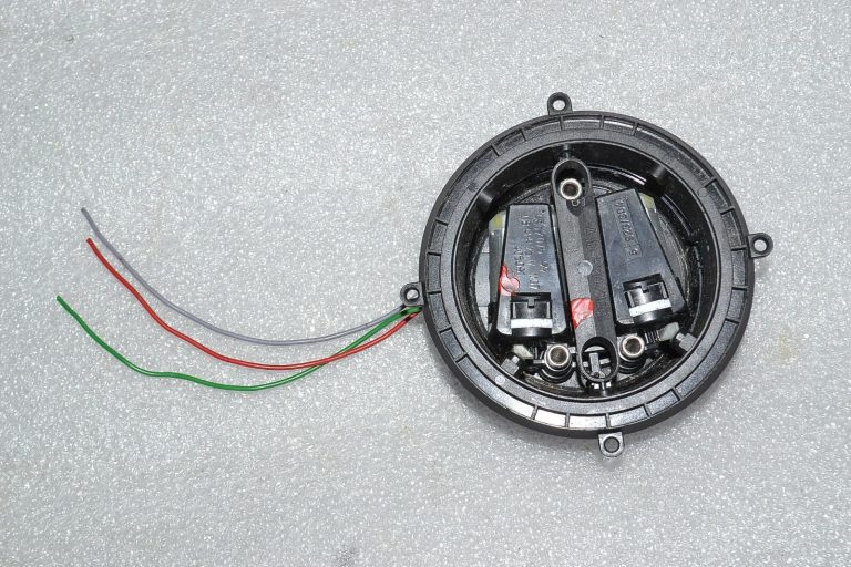 Renault Trafic II Vivaro A Ārējo spoguļu regulēšanas bloka servomotors 7701473245