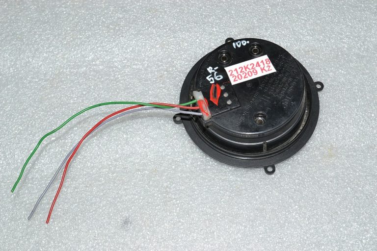 Renault Trafic II Vivaro A Ārējo spoguļu regulēšanas bloka servomotors 7701473245
