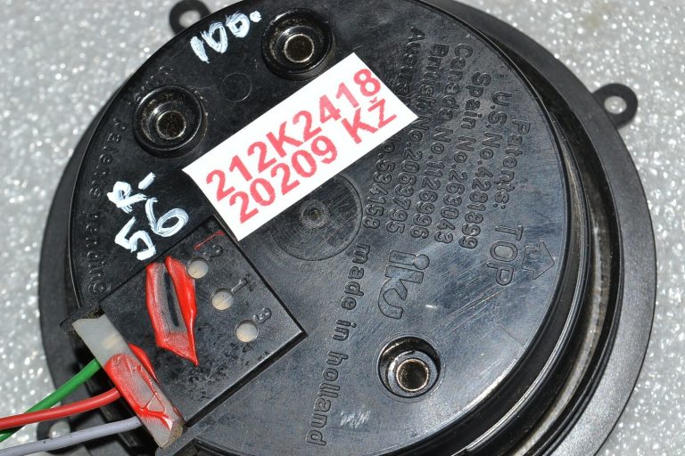 Renault Trafic II Vivaro A Ārējo spoguļu regulēšanas bloka servomotors 7701473245