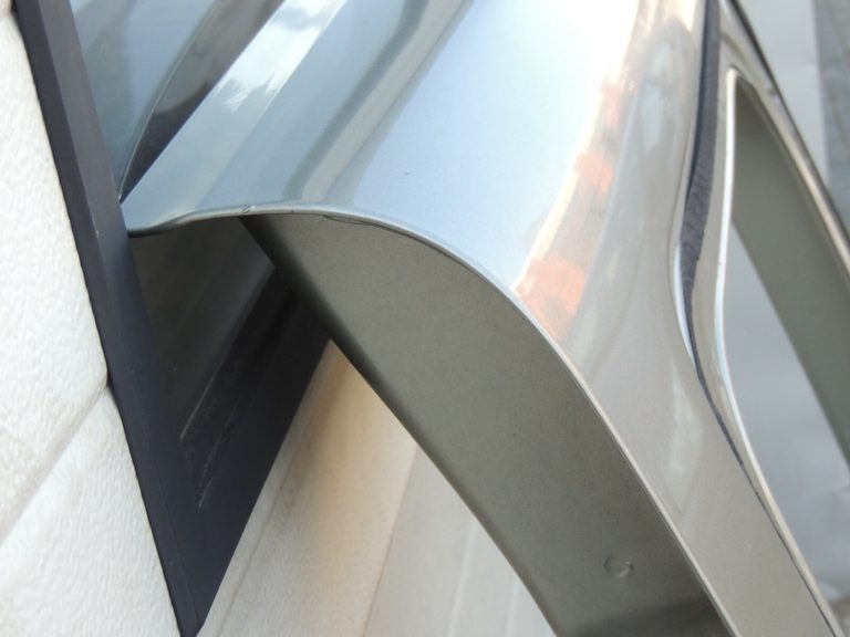 Renault Trafic II aizmugurējās kreisās durvis aizmugurējo durvju krāsa TEC66 Aizmugurējās durvis aizmugurējās kreisās durvis