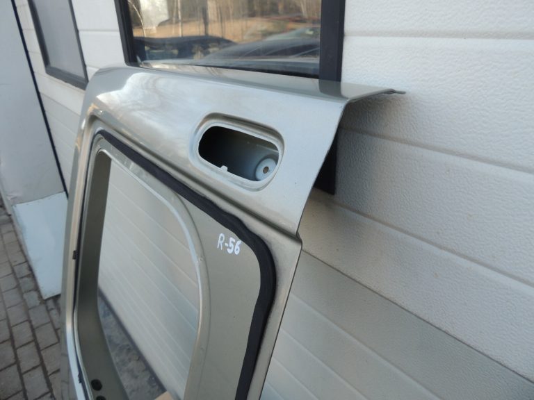 Renault Trafic II aizmugurējās kreisās durvis aizmugurējo durvju krāsa TEC66 Aizmugurējās durvis aizmugurējās kreisās durvis