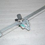 Renault Trafic II Opel Vivaro A Logu regulators priekšējais kreisais 7700311820