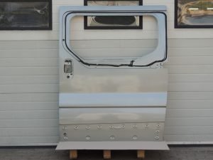 Renault trafic II aizmugurējās kreisās bīdāmās durvis 7751472218 TEC66