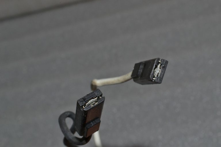 Renault Trafic II Opel Vivaro A Durvju instalācijas instalācija Aizmugurējā labajā pusē 8200320924