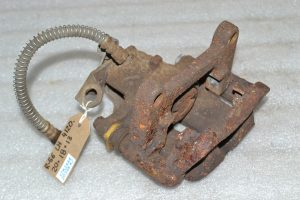 Oriģinālais Renault Trafic II aizmugurējais bremžu skava kreisajā pusē 7701056166 7701050917