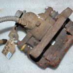 Oriģinālais Renault Trafic II aizmugurējais bremžu skava kreisajā pusē 7701056166 7701050917