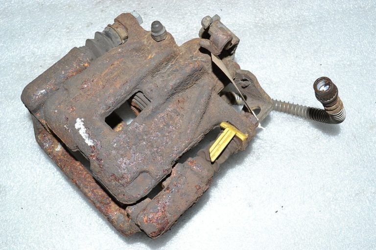 Oriģinālais Renault Trafic II aizmugurējais bremžu skava kreisajā pusē 7701056166 7701050917