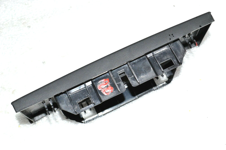Renault Trafic II Vivaro A ekrāna rāmja paneļi 8200184607